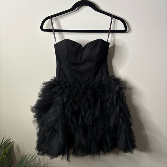 Betsey Johnson Dresses & Skirts - Betsey Johnson Y2K Dress Tulle Black Mini Strapless Vintage